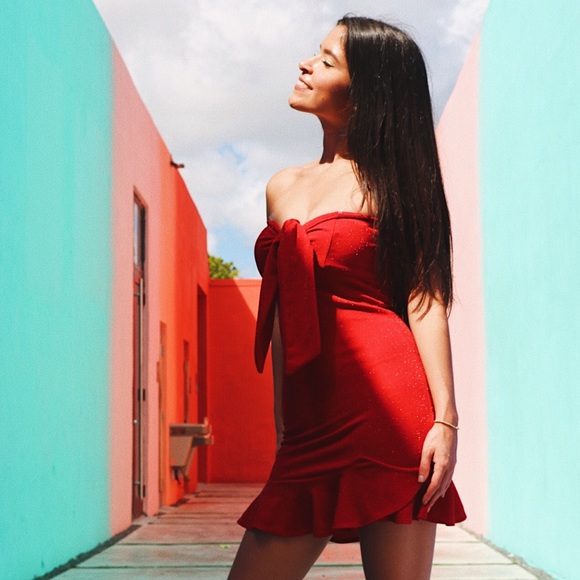 FINAL MARKDOWN‼️ MEDIUM Shimmer glitter Red Mini - Picture 3 of 5